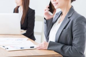 インサイドセールスとは|フィールドセールスとの違いや企業の導入成功事例