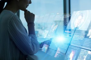 ディスプレイ広告とは?リスティング広告の違いと運用ポイントを解説